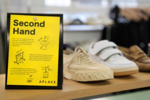 APLACE skylt om secondhand och hur processen fungerar