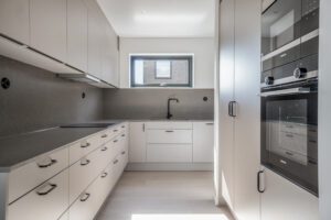 Stilrent kök i Solvinkeln Fastigheters bostäder